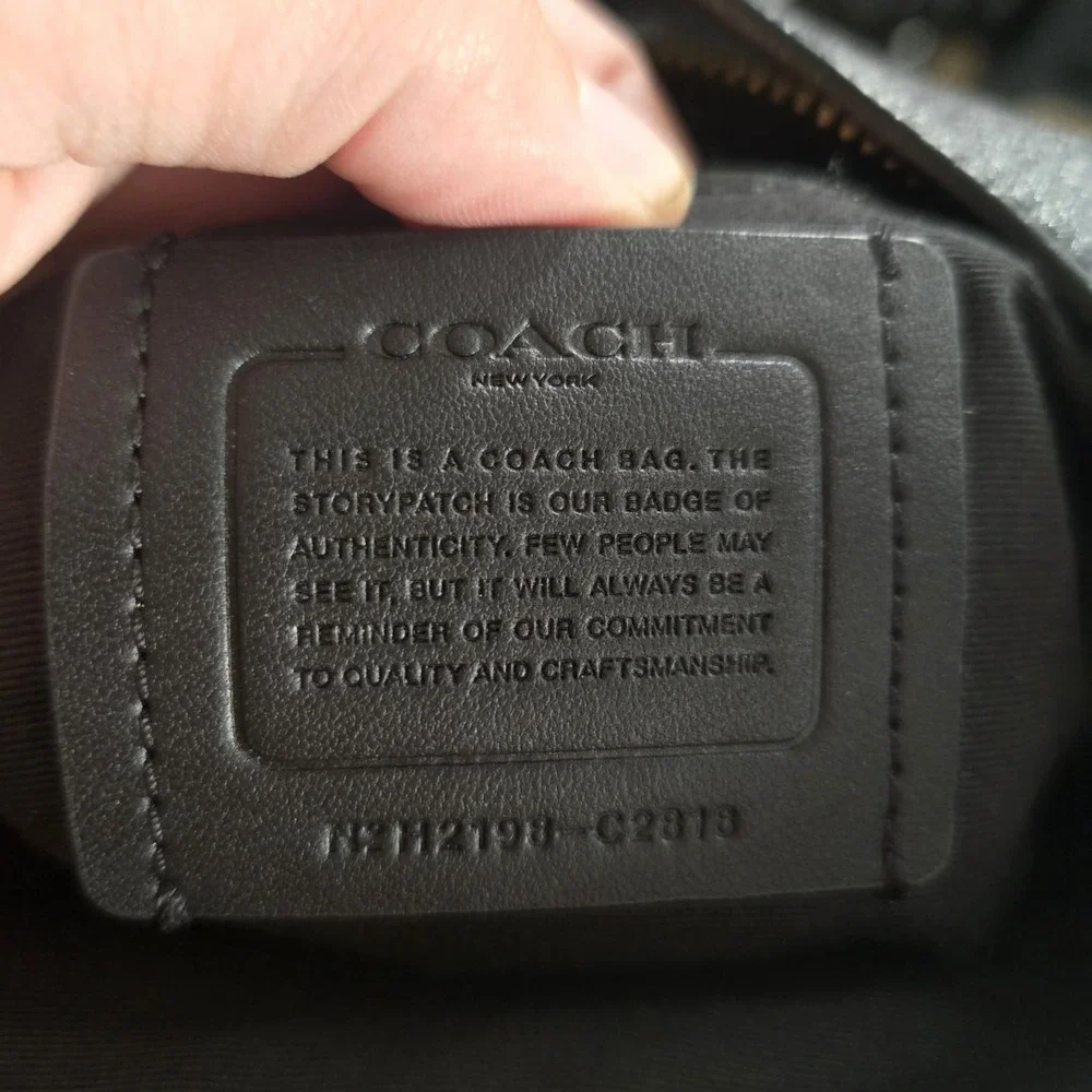 Coach Val Duffle C2818 Black Pebbled Leather Shoulder Crossbody Bag Classy